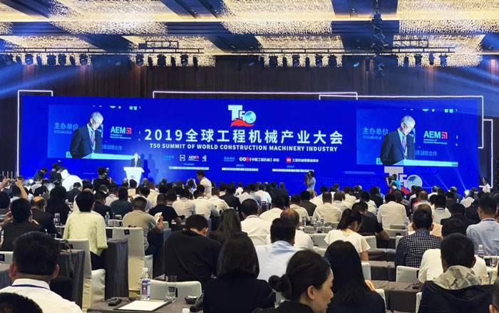 双喜临门！乐竞手机站·官方版在线-乐竞（中国）
囊括两项工程机械行业大奖